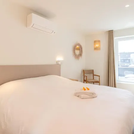 Top-notch Furnitured New * 오스텐드